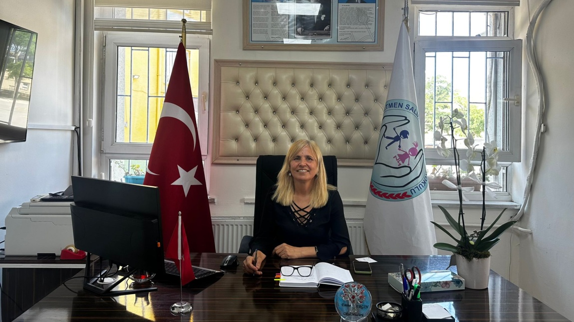 Emine ERGİN - Okul Müdürü